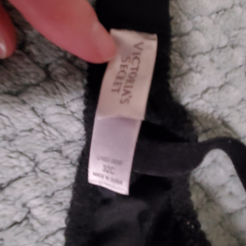 Victoria's Secret 32C Bra - Picture 5 of 5